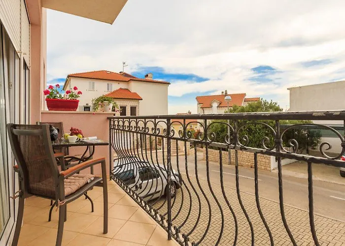 La E Bella アパート フヴァル