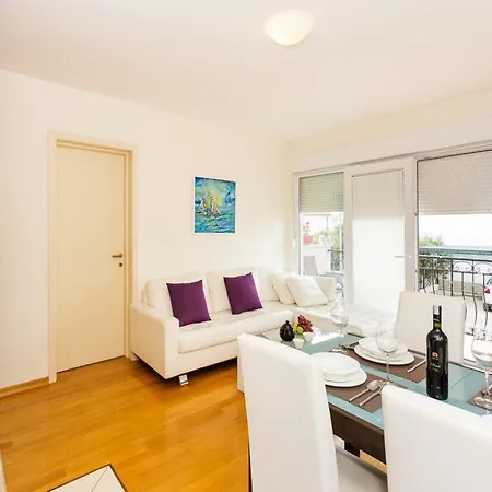 La E Bella * Хвар