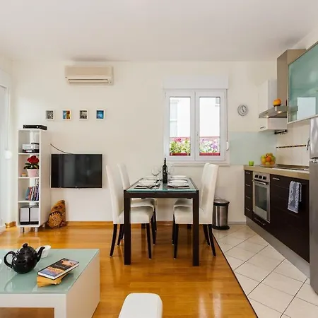 Apartment La E Bella Hvar Town