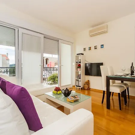 Apartment La E Bella