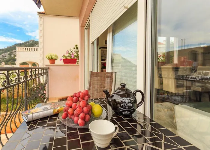 La E Bella * Hvar Town