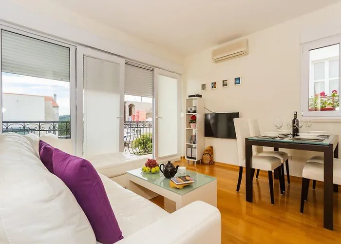 Apartment La E Bella