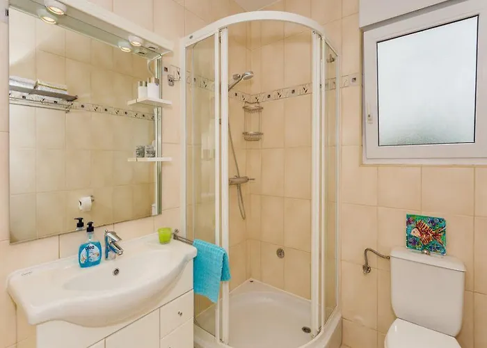 La E Bella Hvar Town