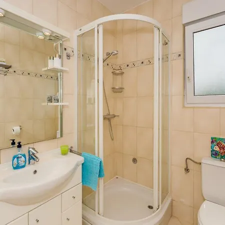 La E Bella Hvar Town