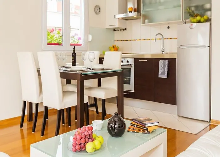 La E Bella * Hvar Town